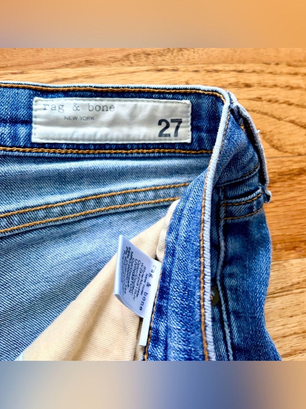 rag & bone Dre Capri size 27. Livingston wash. Raw hem. - Picture 3 of 12
